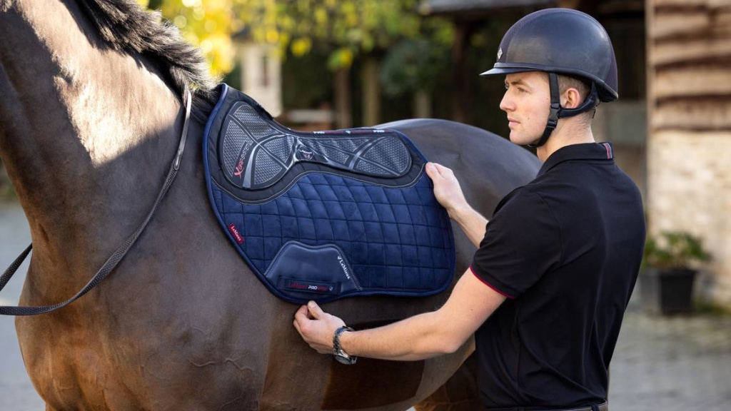 Вальтрап конкурный с амортизатором X-Grip Silicone Navy. LeMieux 2