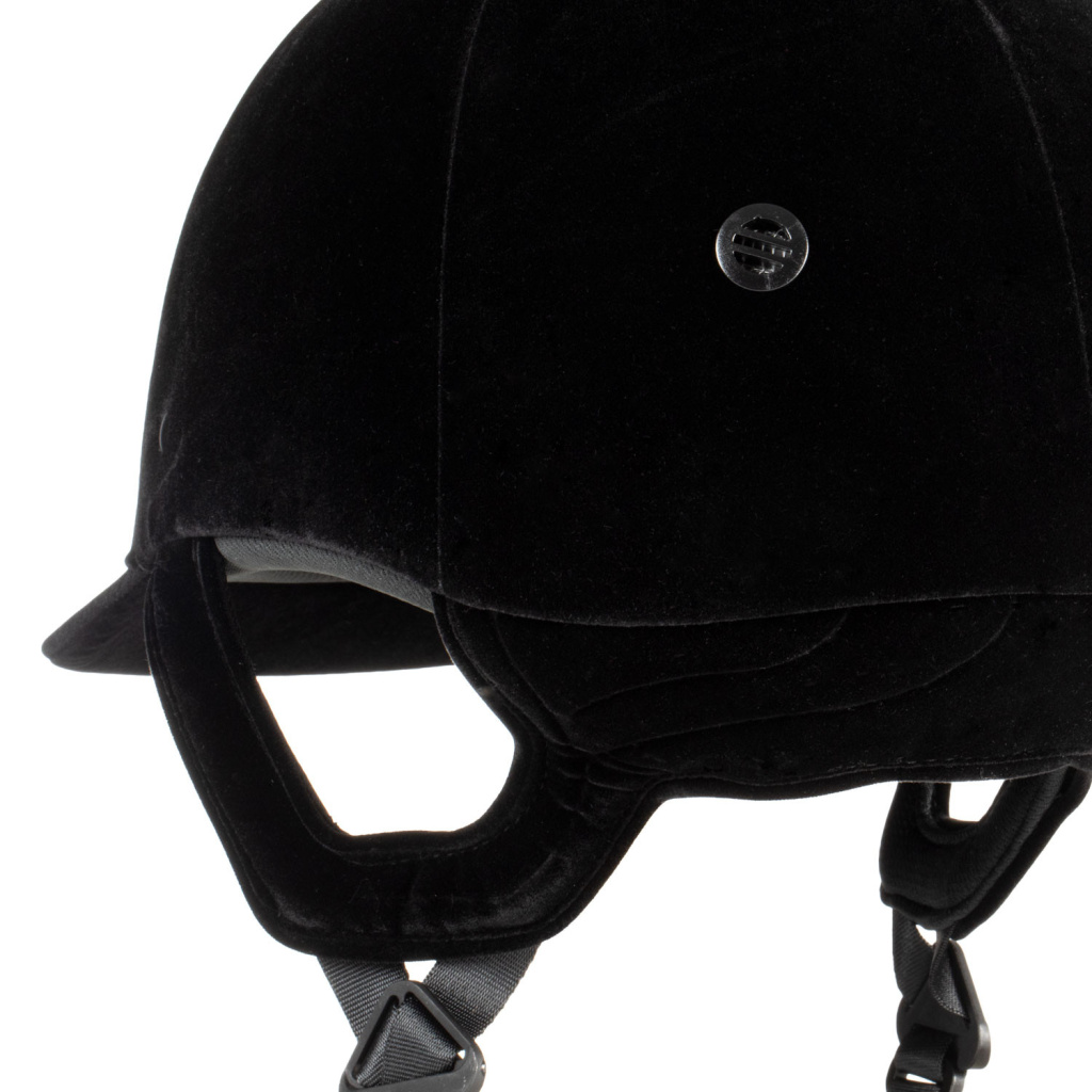 Шлем бархатный Pro-Tech Black. AMAHORSE 3