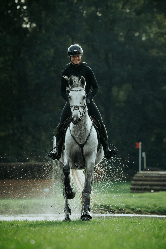 Шлем Airduo Shiny Black. Pikeur 9
