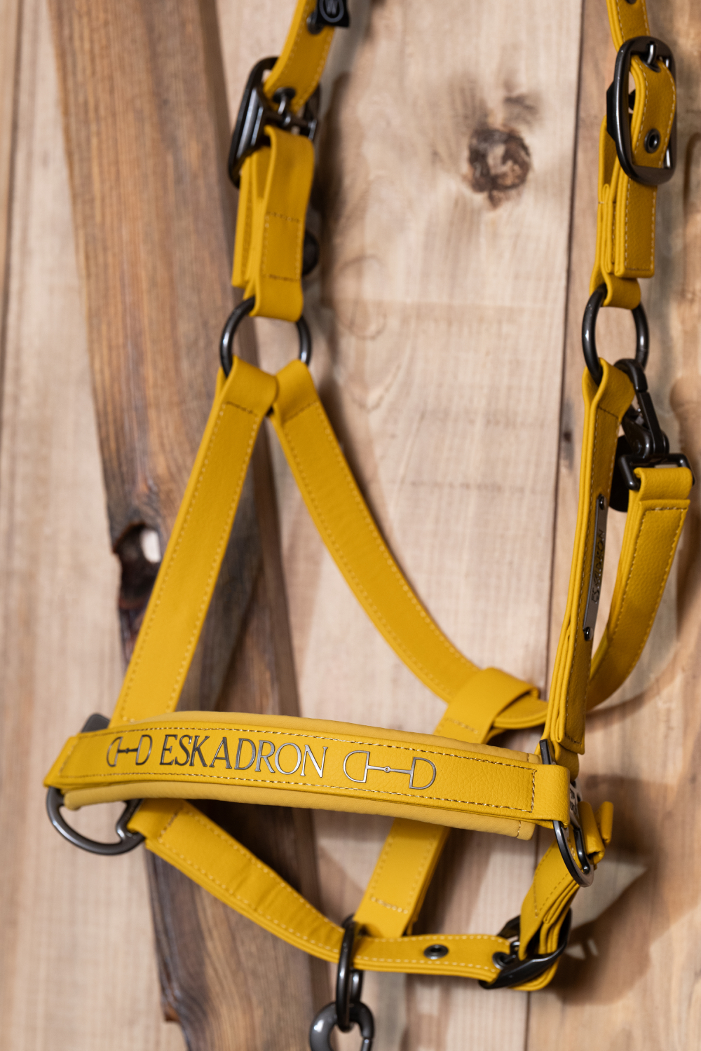 Недоуздок Faux Leather Double Pin Golden Yellow Platinum 25. Eskadron 5