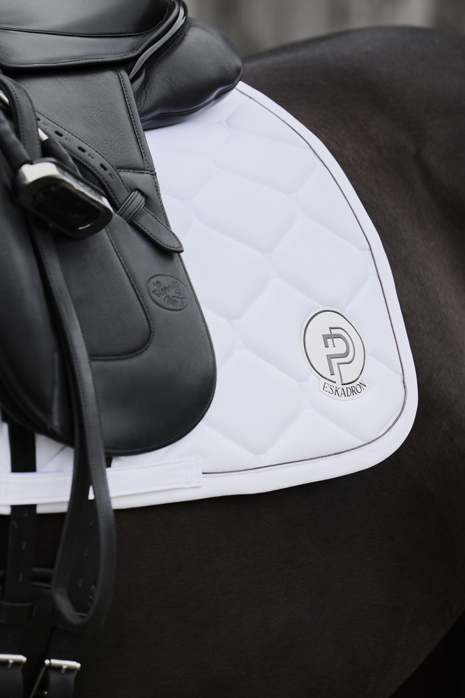 Вальтрап выездковый Softshell Emblem White Platinum 24. Eskadron 4