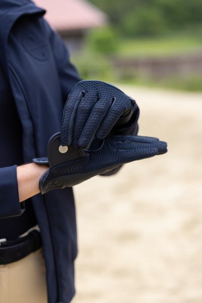 Перчатки Dark Navy с перфорацией. Covalliero 2