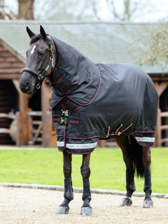 Попона зимняя прогулочная Arika Storm-Tek Rug Black, 350 гр., 1200D. LeMieux